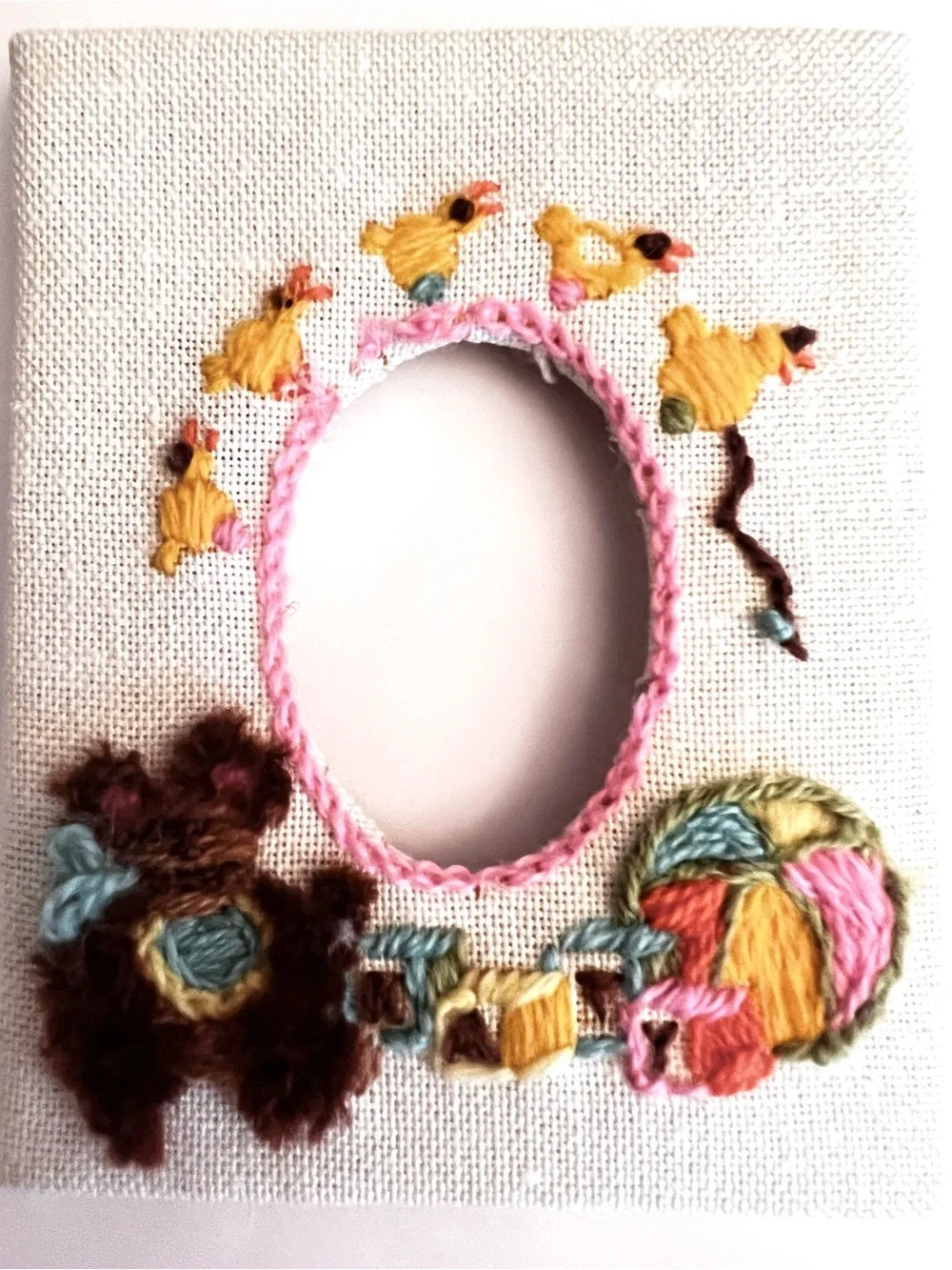 1979 JIFFY STITCHERY CREWEL EMBROIDERY Photo Mat Baby Bear HANDMADE